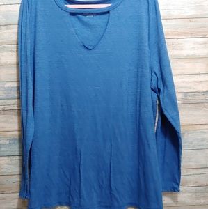 Worn Once Cut Out V-Neck Tee  22/24